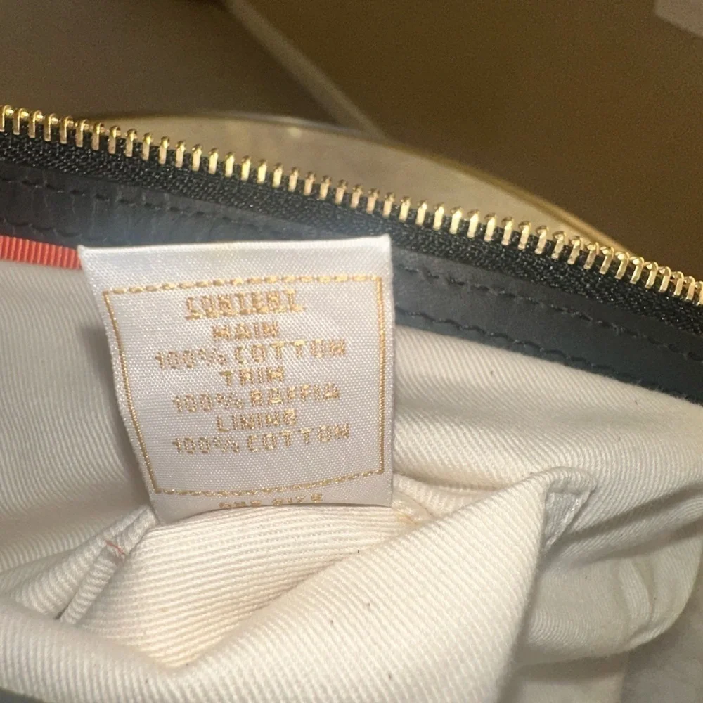 Helen Kaminski elegant clutch